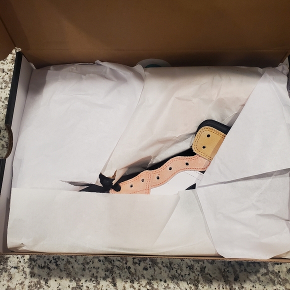 New In Box Jordan One Magic Mid 2 Tone Multiple Sizes - Picture 4 of 10